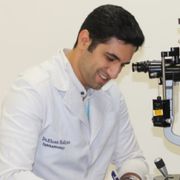 دکتر احسان هادیان تخصص چشم‌پزشکی در شهر یزد